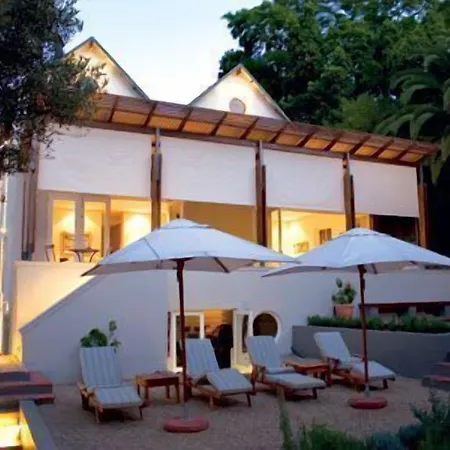 Four Rosmead Boutique Guesthouse-3