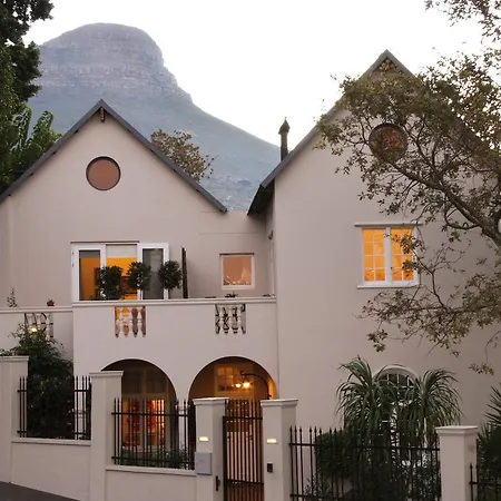 Four Rosmead Boutique Guesthouse-3